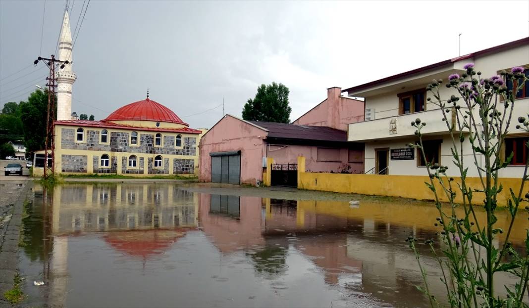 Yaz ortasında bir ilimizi sel aldı 8